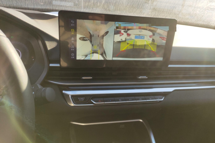 吉利汽车 帝豪 2022款 第4代 1.5L CVT尊贵型中控内饰16