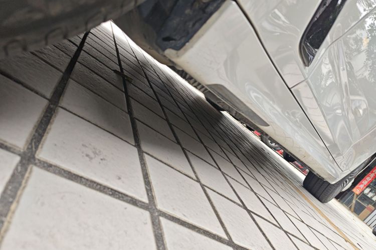 宝马5系 2018款 530Li 领先型 M运动套装局部细节9002