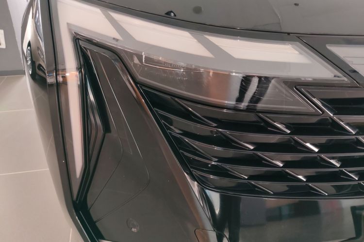 吉利汽车 博越L 2023款 1.5TD DCT尊贵型车身外观8