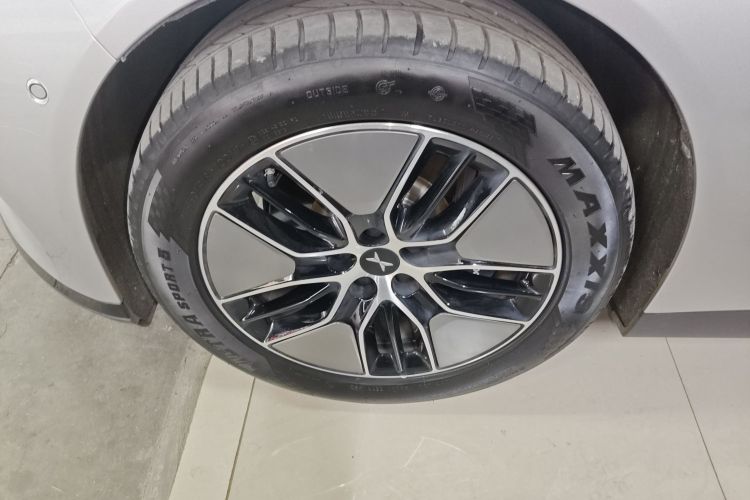 小鹏P7 2023款 P7i 702 Pro车身外观6007