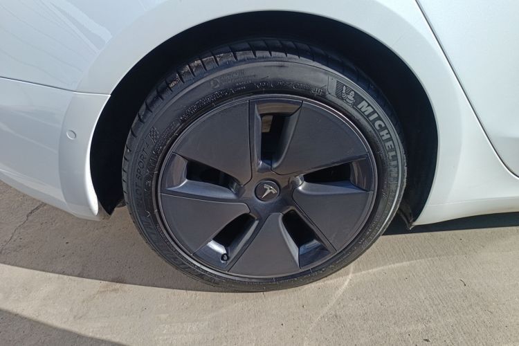 特斯拉 Model 3 2022款 后轮驱动版车身外观6008