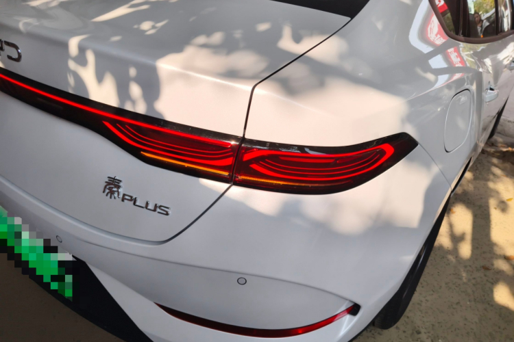 比亚迪 秦PLUS 2025款 DM-i 智驾版 55KM领先型车身外观9