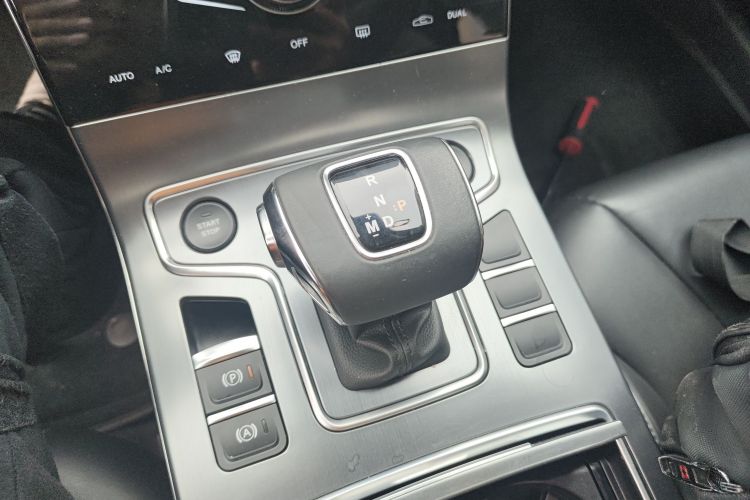 红旗H5 2022款 经典款 改款 1.8T 自动智联旗韵版中控内饰18