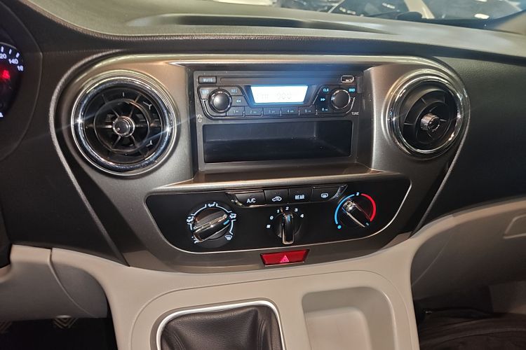 江淮瑞风 瑞风M3 2019款 PLUS 宜家版 1.8L 豪华型中控内饰16