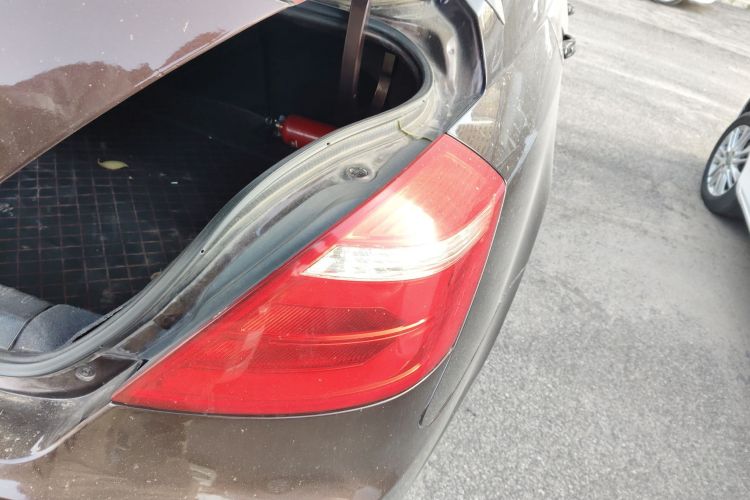 吉利汽车 帝豪 2017款 三厢百万款 1.5L 手动豪华型车身外观9