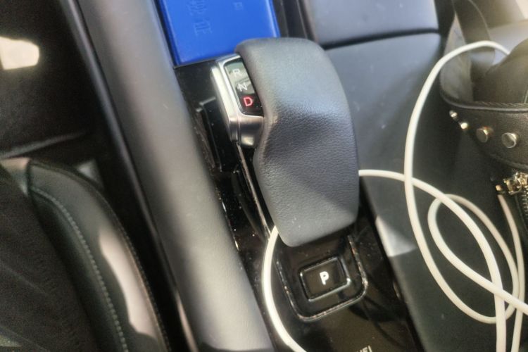 鸿蒙智行 问界M5 2022款 增程后驱标准版中控内饰18