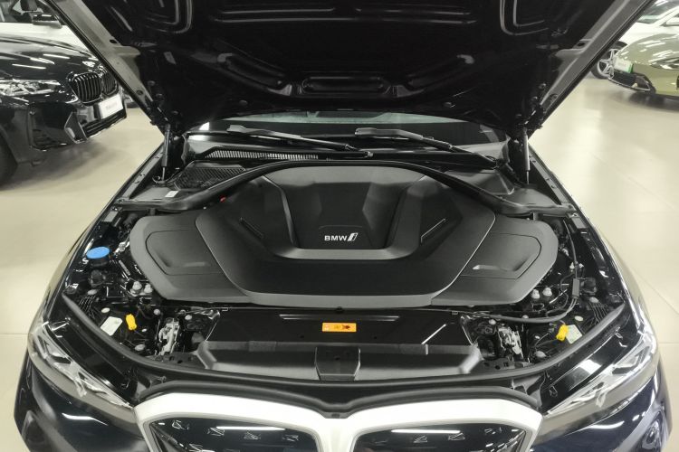 宝马i3 2022款 eDrive 35 L机舱底盘24