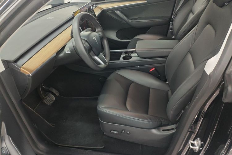 特斯拉 Model Y 2021款 长续航全轮驱动版 3D7中控内饰19