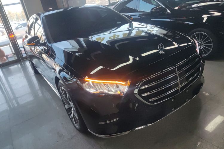 奔驰E级 2025款 E 300 L 时尚型车身外观3
