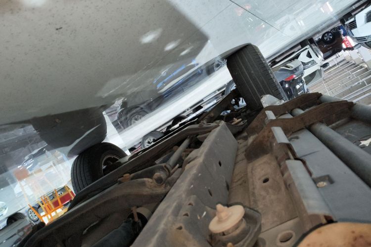 北京越野 北京BJ40 2016款 40L 2.3T 自动两驱豪华版局部细节9002