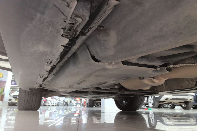 奔驰GLE 2017款 GLE 320 4MATIC 动感型局部细节9002