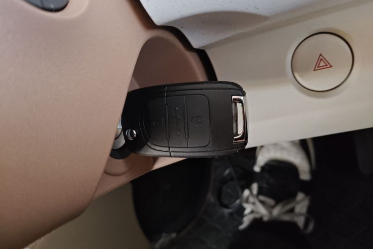 五菱汽车 宏光MINIEV 2024款 第三代 215km 青春版中控内饰11