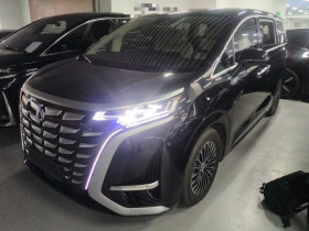 腾势D9 2024款 DM-i 980 四驱旗舰型