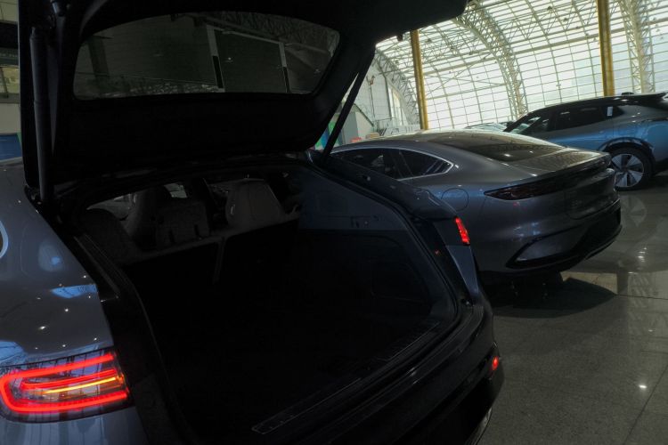 鸿蒙智行 智界R7 2025款 增程 331km Ultra机舱底盘23