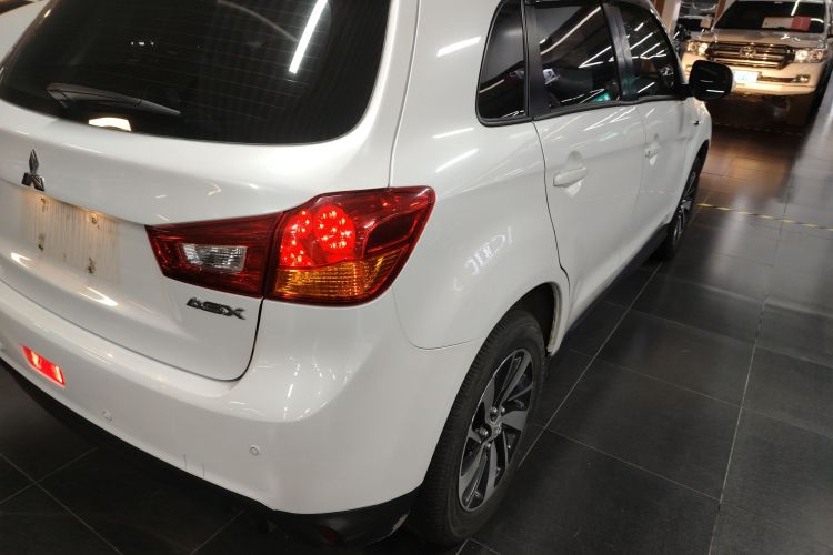 三菱 劲炫ASX 2018款 2.0L CVT两驱尊享版车身外观6001