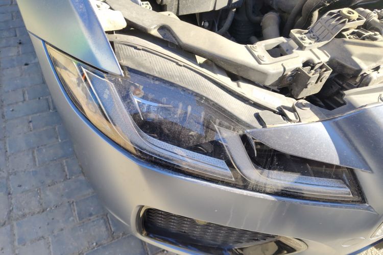 捷豹XFL 2021款 XFL 2.0T P250 两驱尊享豪华版车身外观8