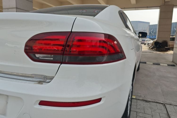 观致3 2018款 三厢 1.6L 自动领先型车身外观9