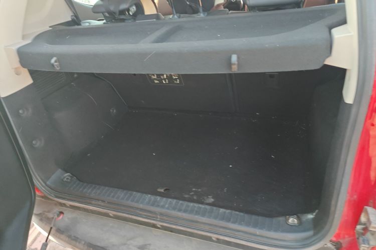 比亚迪 元 2016款 1.5L 手动尊贵型机舱底盘23