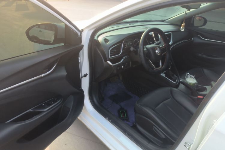 别克 英朗 2021款 改款 典范 1.5L 自动精英型中控内饰20