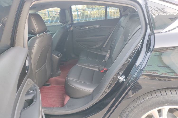 别克 君威 2024款 25T 超享版中控内饰21