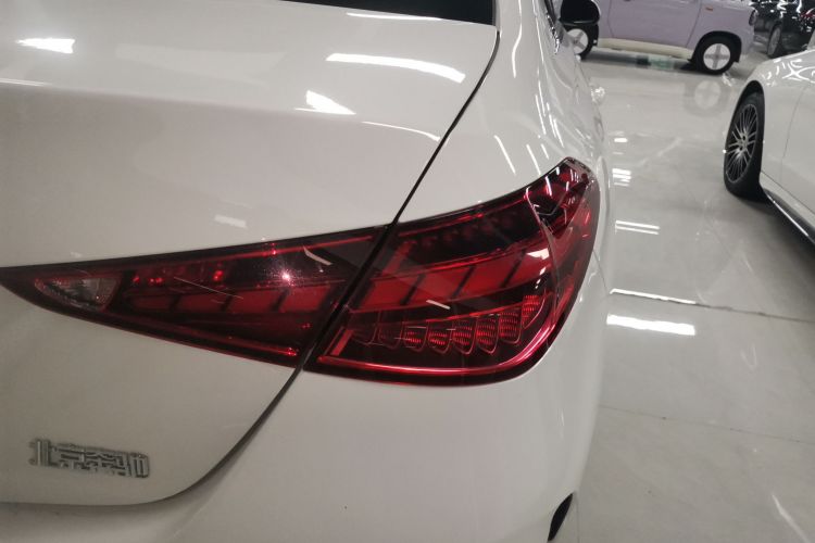 奔驰C级 2023款 改款 C 200 L 运动版车身外观9