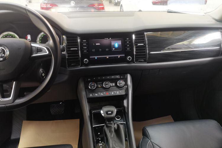 斯柯达 柯迪亚克 2018款 TSI380 7座四驱旗舰版中控内饰16