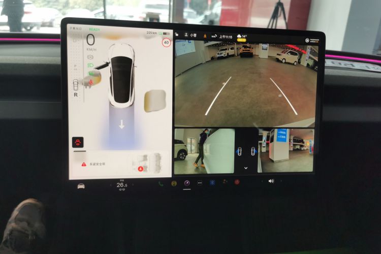 特斯拉 Model 3 2023款 后轮驱动版中控内饰16