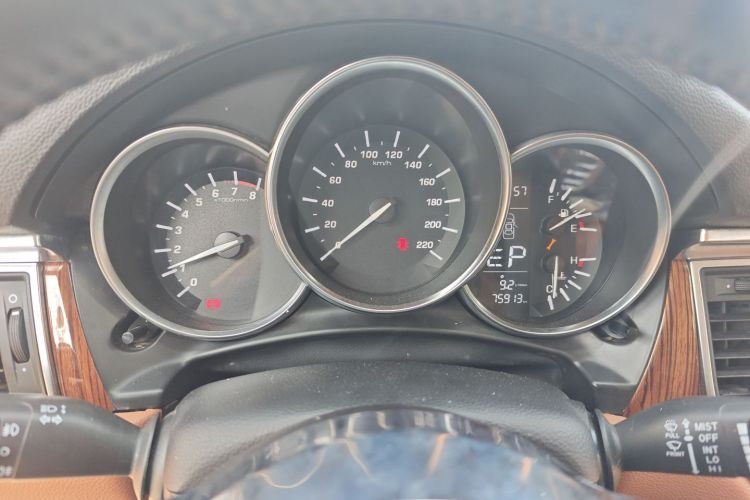 众泰SR9 2017款 2.0T 自动极致之路版中控内饰14