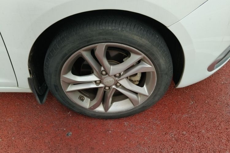 吉利汽车 帝豪GL 2017款 1.3T DCT尊贵型车身外观10