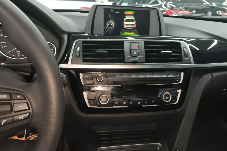 宝马3系 2017款 320Li 时尚型中控内饰16