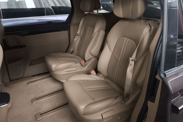 别克GL8 2017款 ES 28T 尊享型 国V中控内饰7004