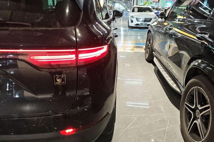 保时捷 2019款 Cayenne 3.0T车身外观9