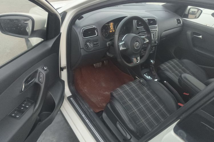 大众 Polo 2012款 1.4TSI GTI中控内饰20