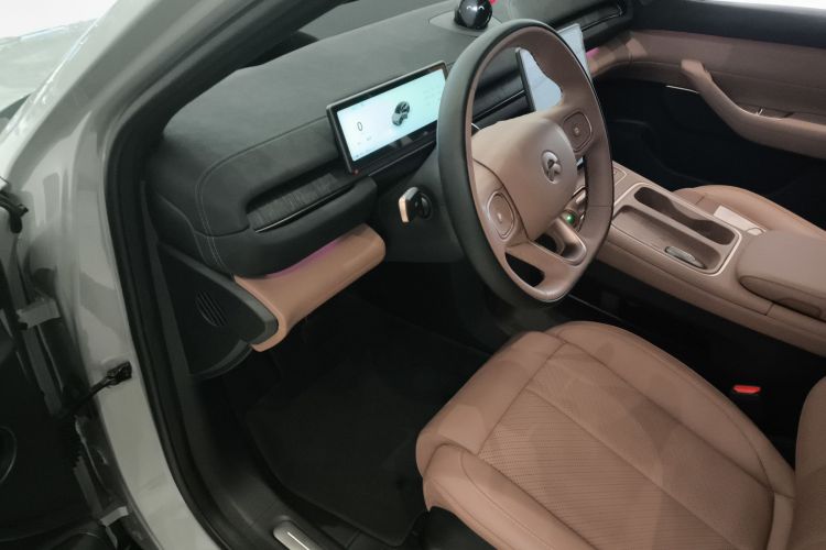 蔚来EC6 2023款 75kWh中控内饰7003