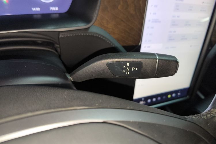 特斯拉 Model X 2019款 长续航版中控内饰18