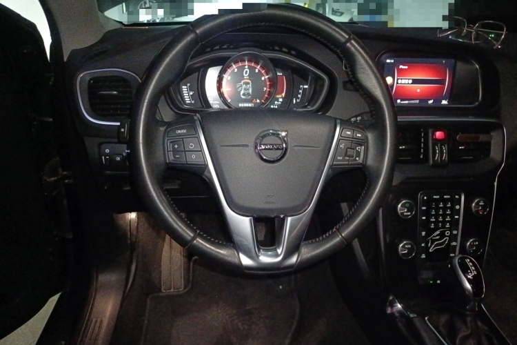 沃尔沃V40 2017款 T3 智逸版中控内饰13