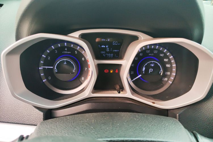 江汽集团 瑞风S3 2016款 1.5L CVT豪华型中控内饰14