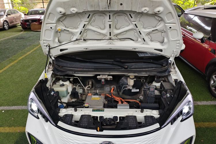 长安欧尚 奔奔E-Star 2021款 国民版 心悦版（快充版）磷酸铁锂（31.18kWh）机舱底盘24