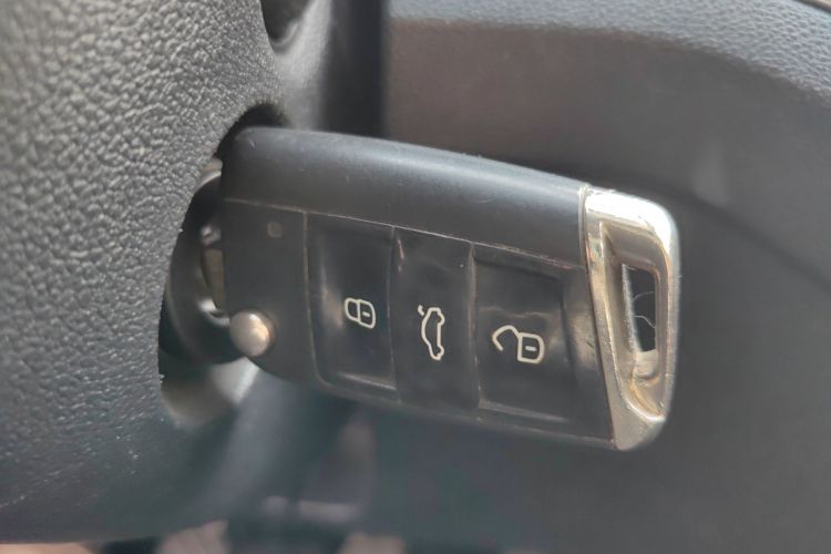 大众 凌渡 2017款 230TSI 手动风尚版中控内饰11