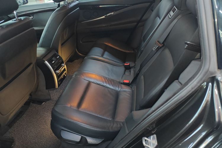 宝马5系GT 2014款 535i 领先型中控内饰21