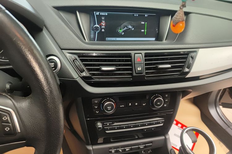 宝马X1 2014款 sDrive18i 领先型中控内饰16