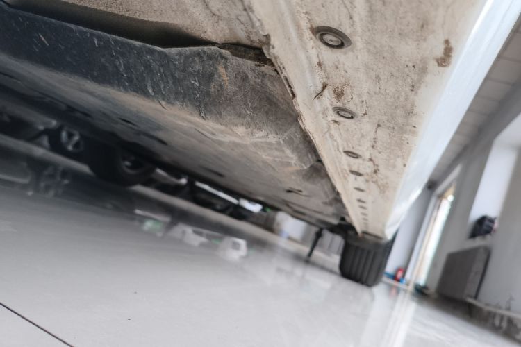 日产 轩逸 2023款 1.6L CVT悦享版机舱底盘30