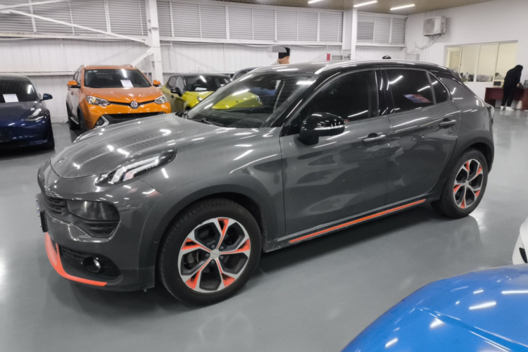 领克02 2019款 1.5T DCT两驱耀Pro版 国VI车身外观4