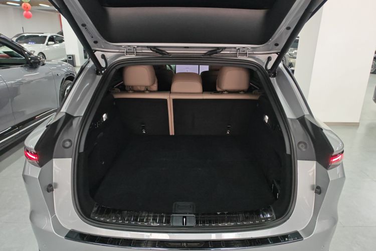 理想汽车 理想i6 2025款 两驱标准型机舱底盘23