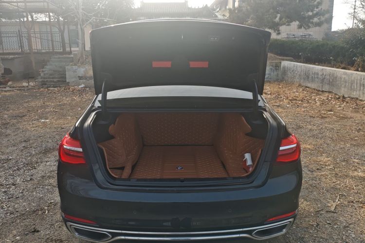 宝马7系 2017款 730Li 领先型机舱底盘23