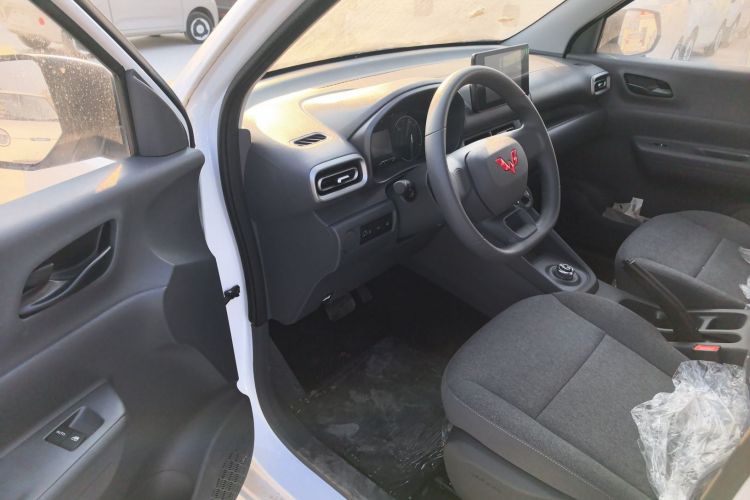 五菱汽车 五菱宏光新能源 2024款 纯电版 300KM 标准型中控内饰7003