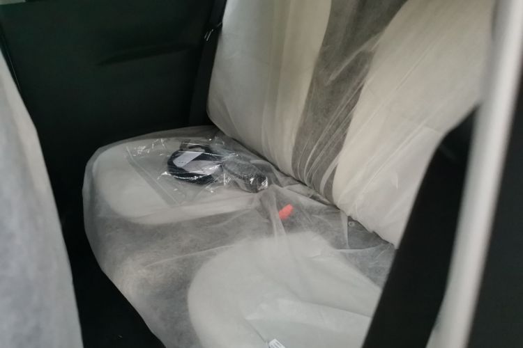 吉利银河 2025款 210km 熊猫卡丁中控内饰7004