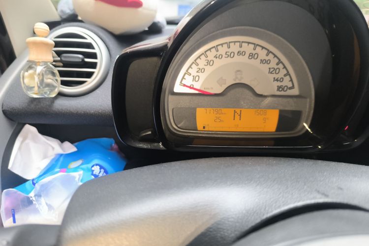 smart fortwo 2012款 1.0 MHD 硬顶标准版中控内饰15