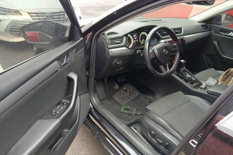 斯柯达 速派 2018款 TSI280 DSG舒适版 国V中控内饰7003