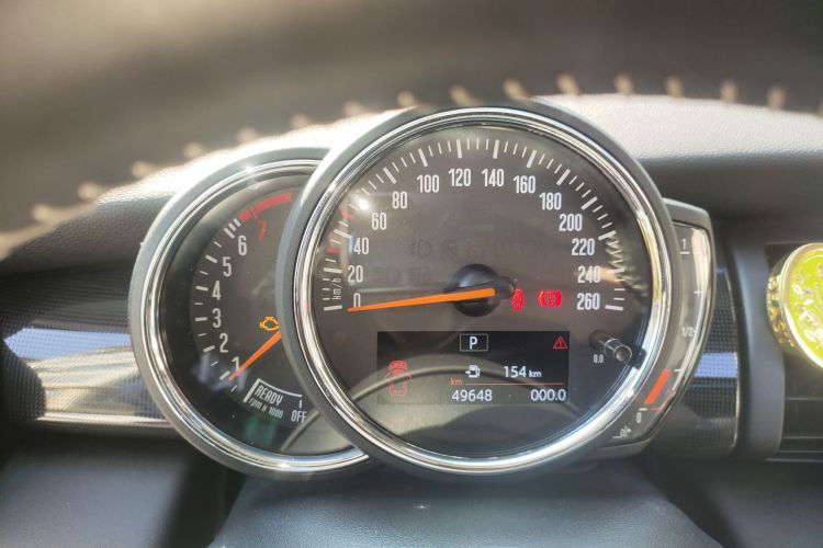 MINI 2020款 1.5T COOPER 艺术家中控内饰14